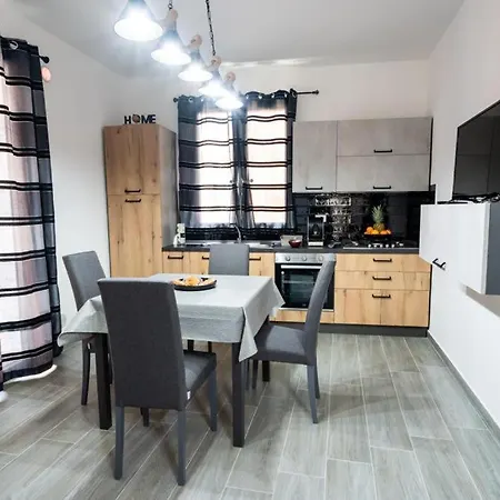 Ava Vacation Apartment *